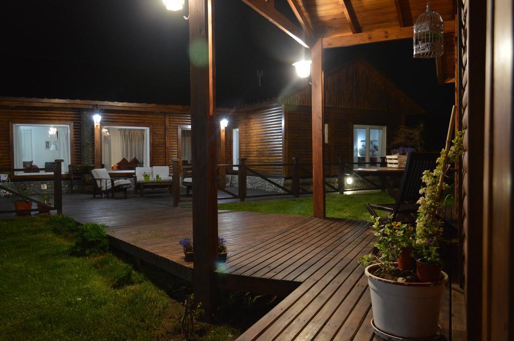 Cabanas Teuepen El Calafate Exterior photo